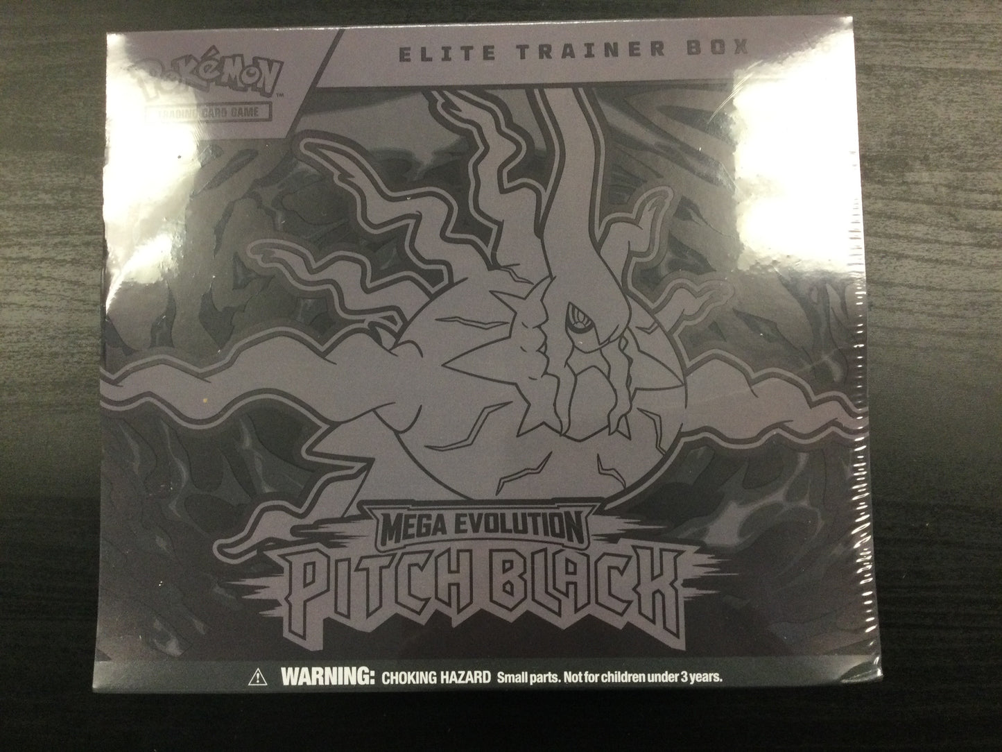 Pokémon Mega Evolution Pitch Black Elite Trainer Box